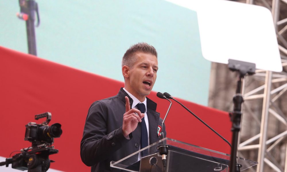 Az egész politikai elit megdöbbent a Magyar Péter által szervezett demonstráció hatásától.