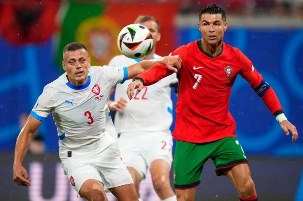 Portugália 2-1-re legyőzte Csehországot