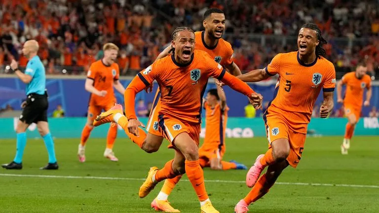 Franciaország és Hollandia gól nélküli döntetlennel biztosította továbbjutását az Európa-bajnokságon